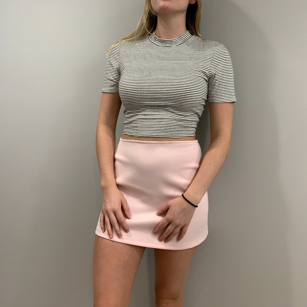 Audrey 3+1 black and white mock-neck